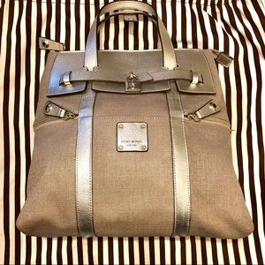 STUNNING! Henri Bendel Jetsetter Silver Metallic
